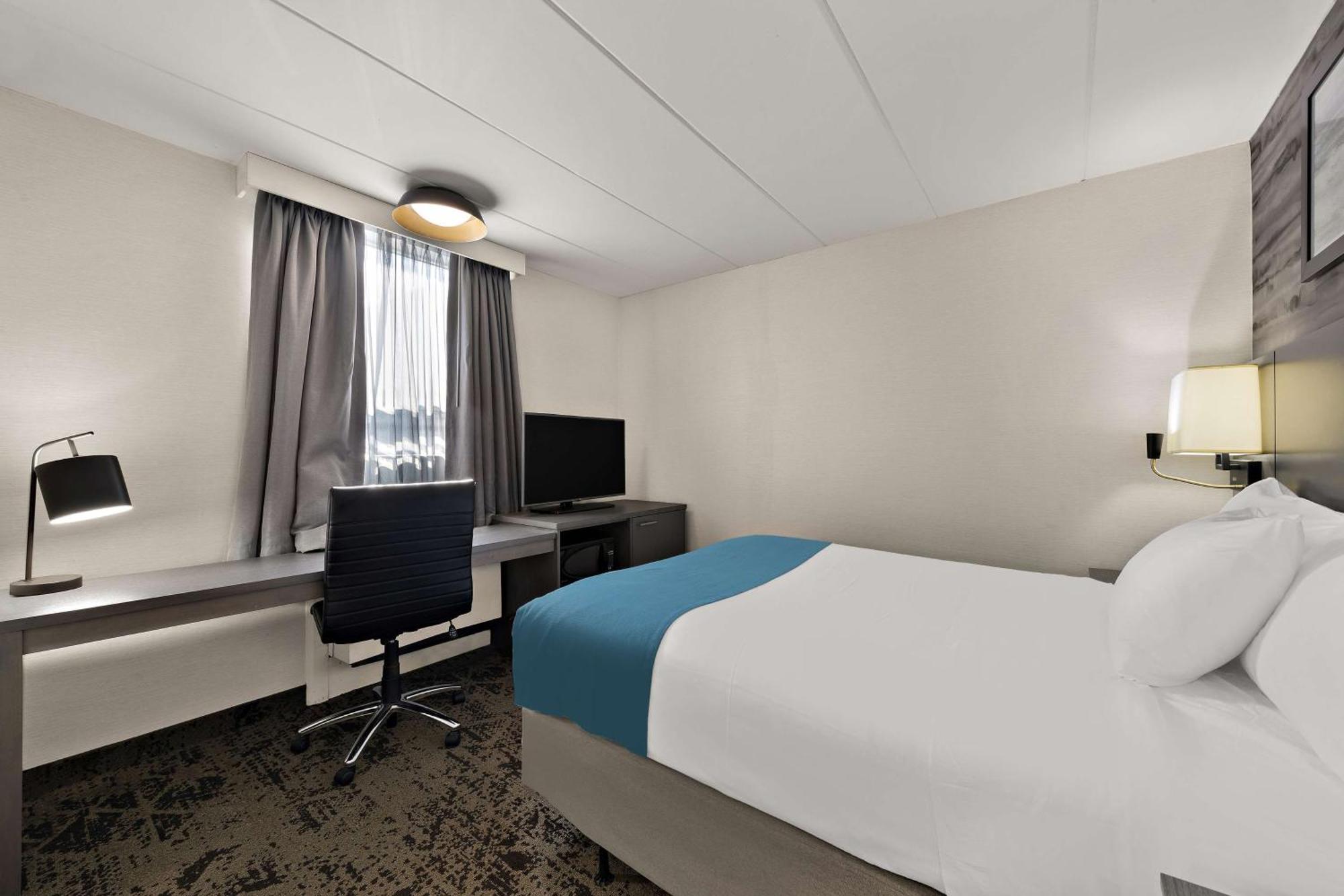 Best Western Parkway Hotel Toronto North Richmond Hill Esterno foto